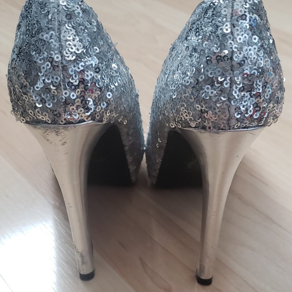 Silver sequins - Picture 2 of 3